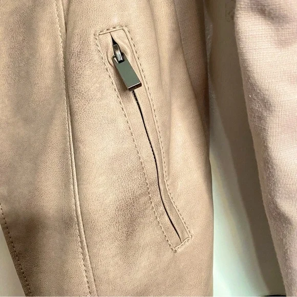 Dynamite Women's Tan Jacket - Picture 4 of 16